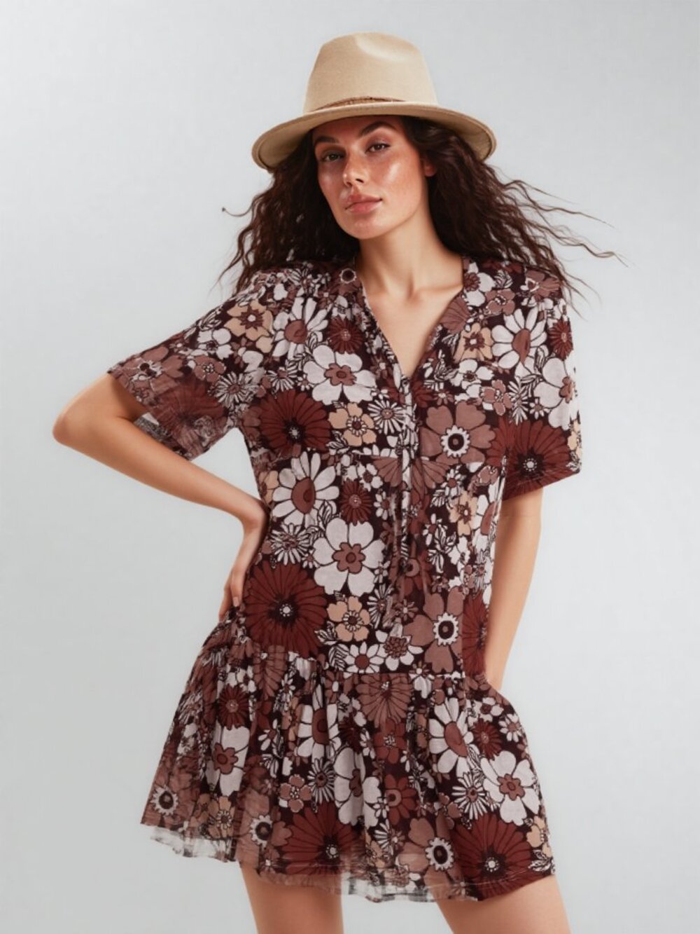 SMITH & QUINN Whimsical Neutral Beige and Brown Floral Sundrss